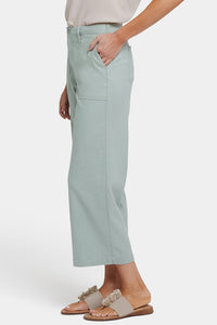 Wide Leg Cargo Capri Pants In Stretch Linen | Tomatillo | Pants | NYDJ