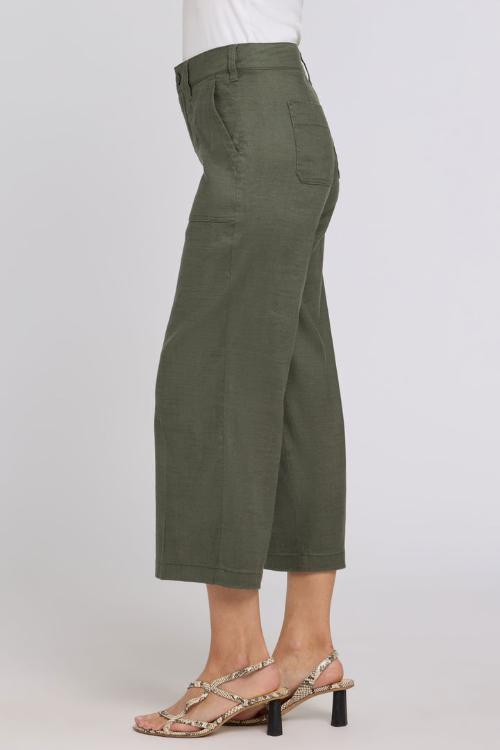 Wide Leg Cargo Capri Pants in Stretch Linnen | Desert Green