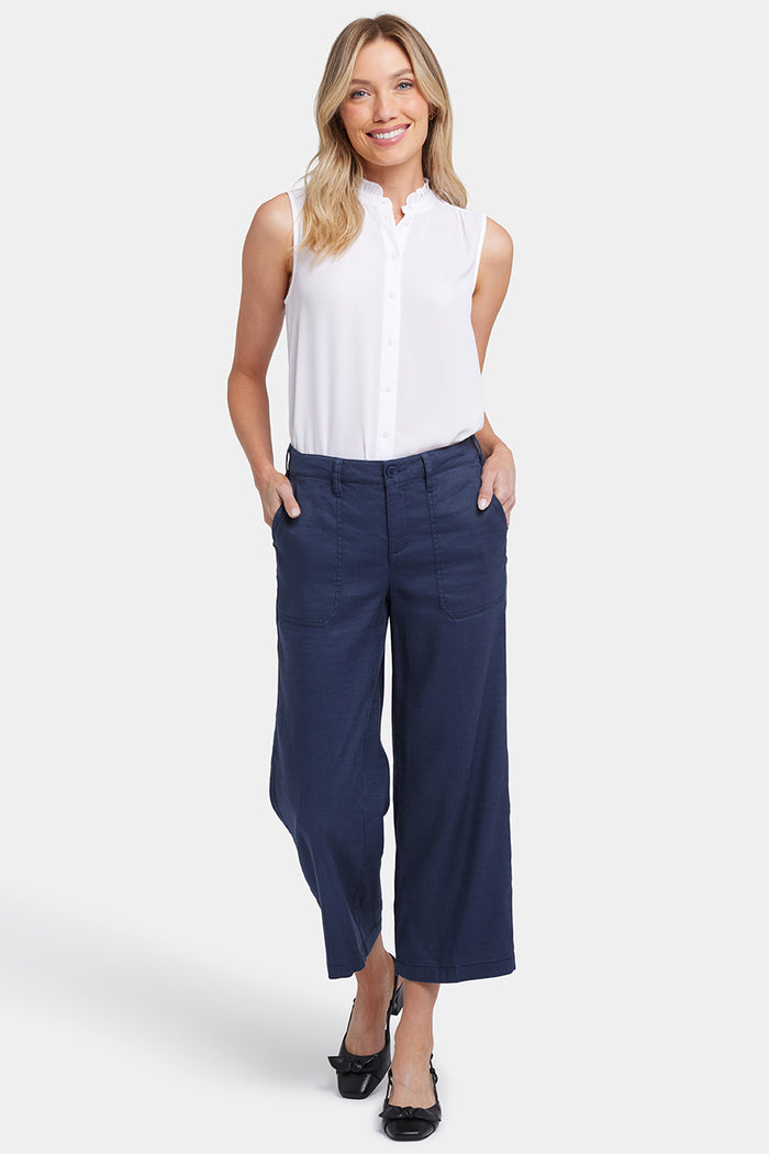 Wide Leg Cargo Capri Pants in Stretch Linnen | Oxford Navy