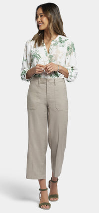 Wide Leg Cargo Capri Pants In Stretch Linen | Saddlewood | Pants | NYDJ