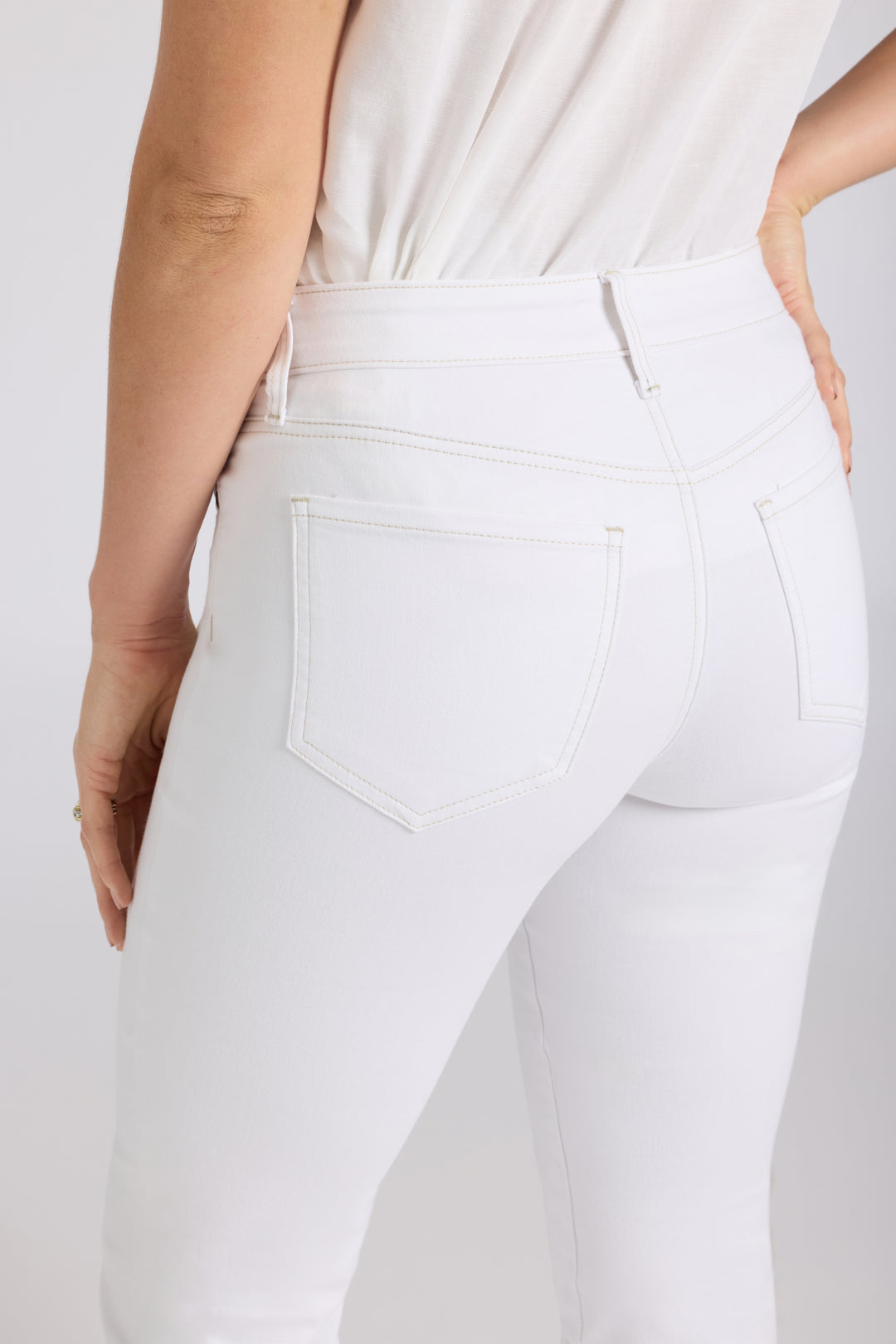 Marilyn Straight Jeans | Optic White | Pants | NYDJ