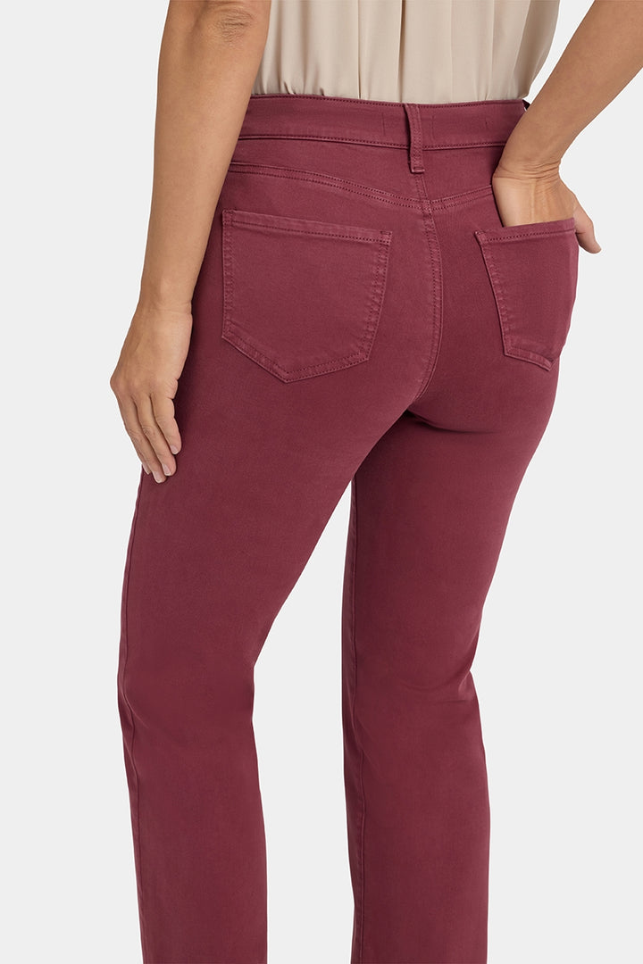Marilyn Straight Jeans | True Burgundy