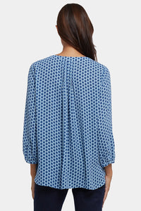 Pintuck Blouse | Quinto Geo | Blouse | NYDJ