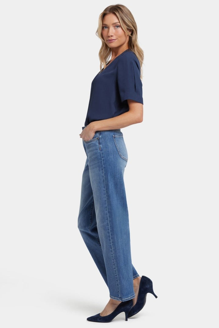 Jemma Barrel Jeans With High Rise | Barcelona Breeze | Denim | NYDJ