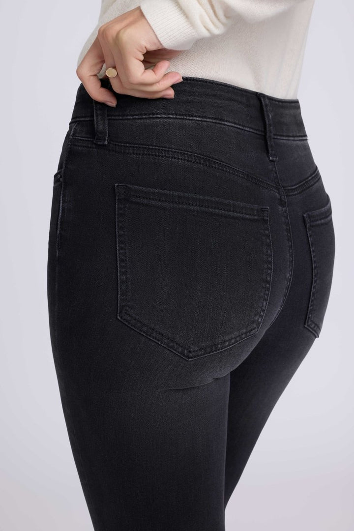 Marilyn Straight Jeans In Sure Stretch® Denim | Helleborus - NYDJ