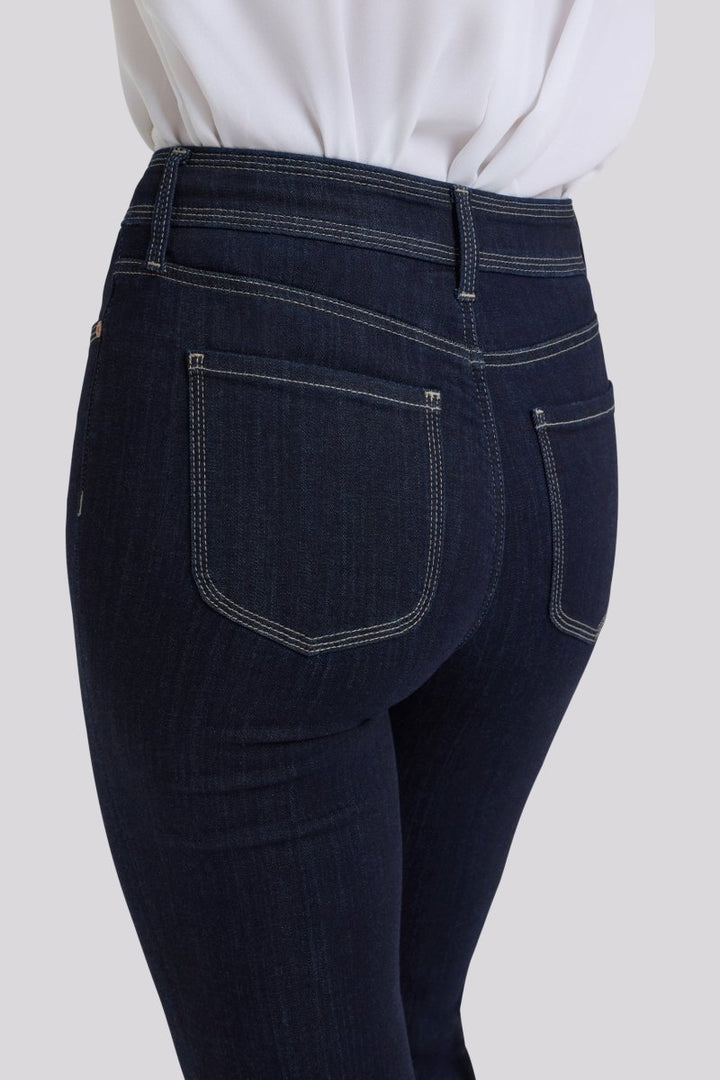 Marilyn Straight Jeans In Sure Stretch® Denim With High Rise | Morningtides | Denim | NYDJ