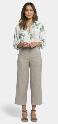 Wide Leg Cargo Capri Pants In Stretch Linen | Saddlewood | Pants | NYDJ